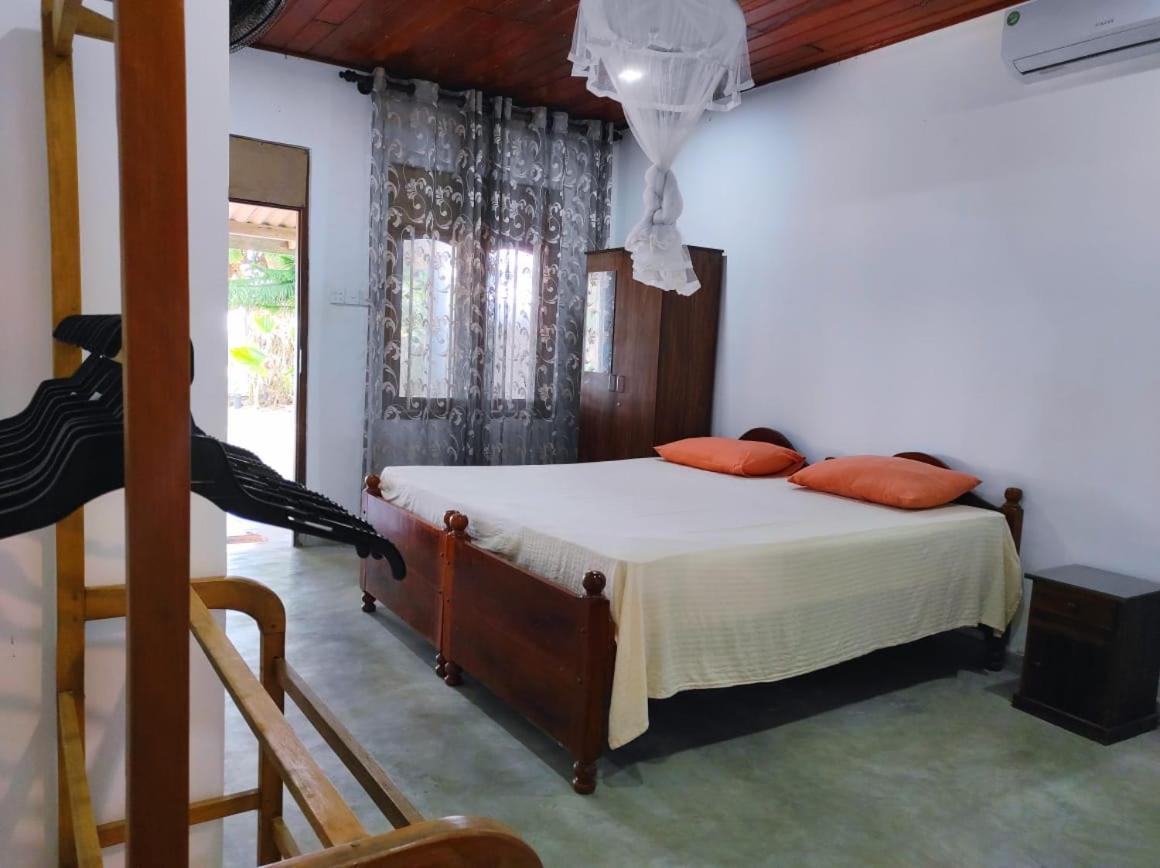 Blue Corals Beach Bungalow Matara Eksteriør bilde