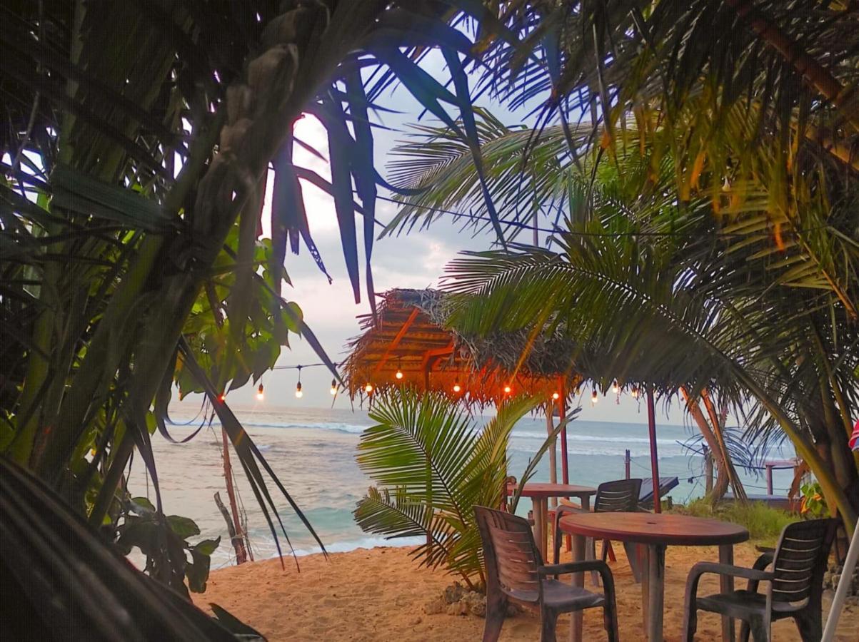Blue Corals Beach Bungalow Matara Eksteriør bilde