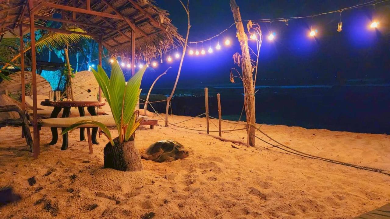 Blue Corals Beach Bungalow Matara Eksteriør bilde