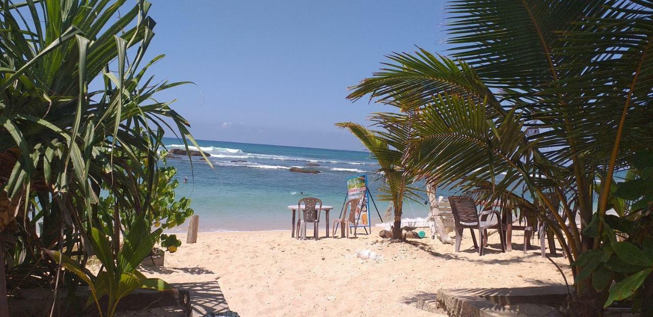 Blue Corals Beach Bungalow Matara Eksteriør bilde